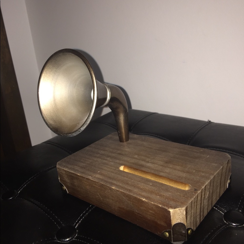 iPhone music amplifier